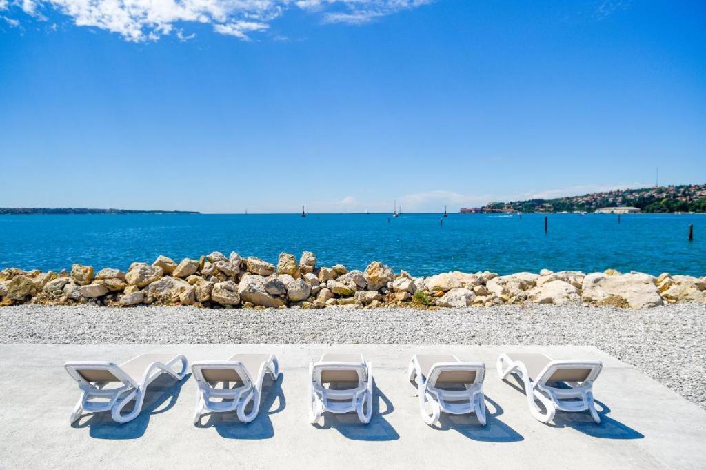 ポルトローシュ Floating Sea House Auroraヴィラ エクステリア 写真